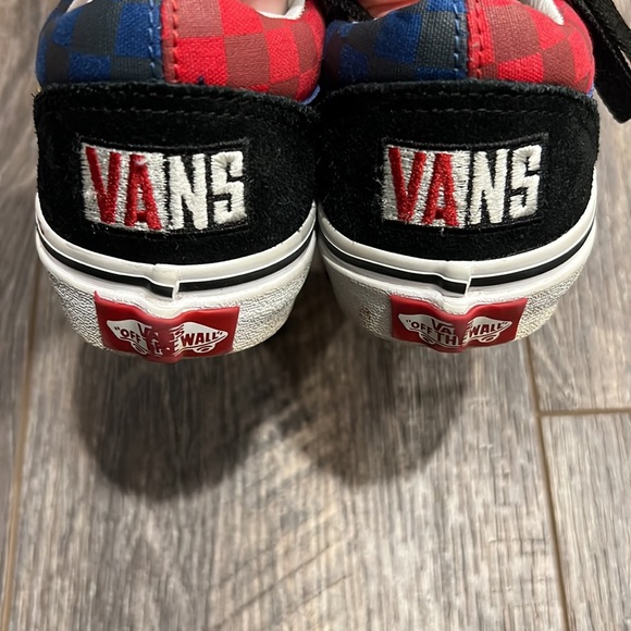 Vans - Picture 4 of 4